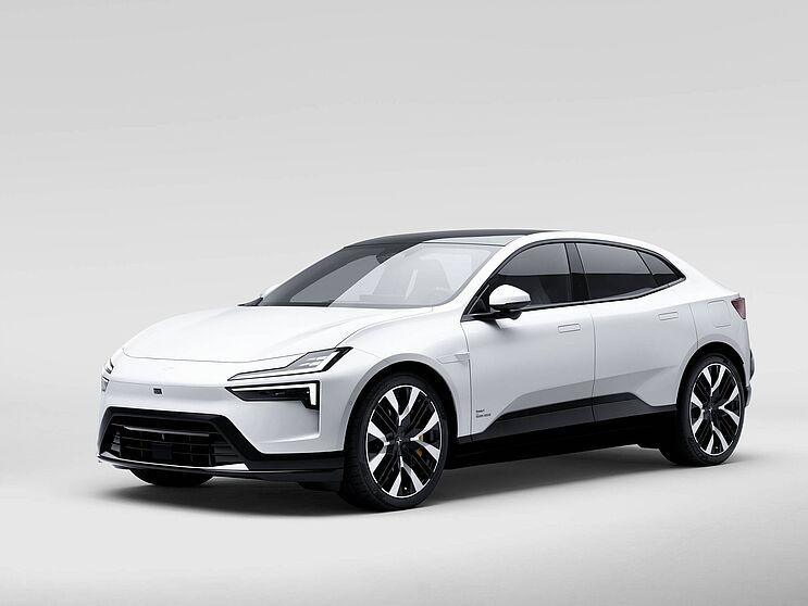 Polestar 4 weiss auf hellem Hintergrund